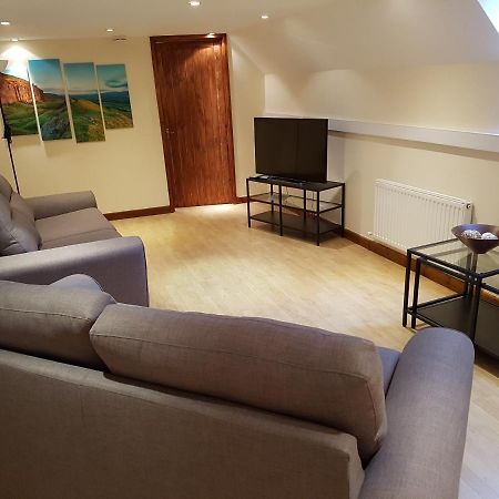 The Loft Apartment Abergavenny Exterior photo